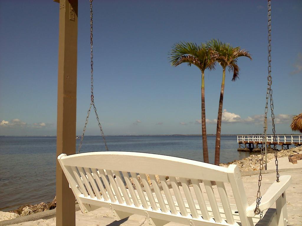 Sailport Waterfront Suites Tampa Exterior photo